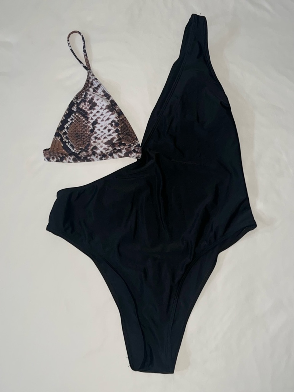 Matte Collection Cutout One-Piece Swimsuit | XL